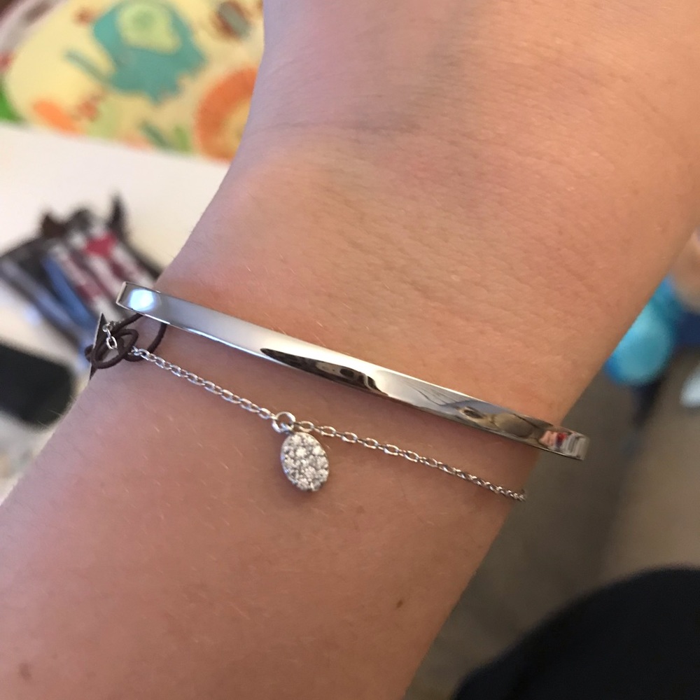 NWT silver Henri bendel bracelet with rhinestones